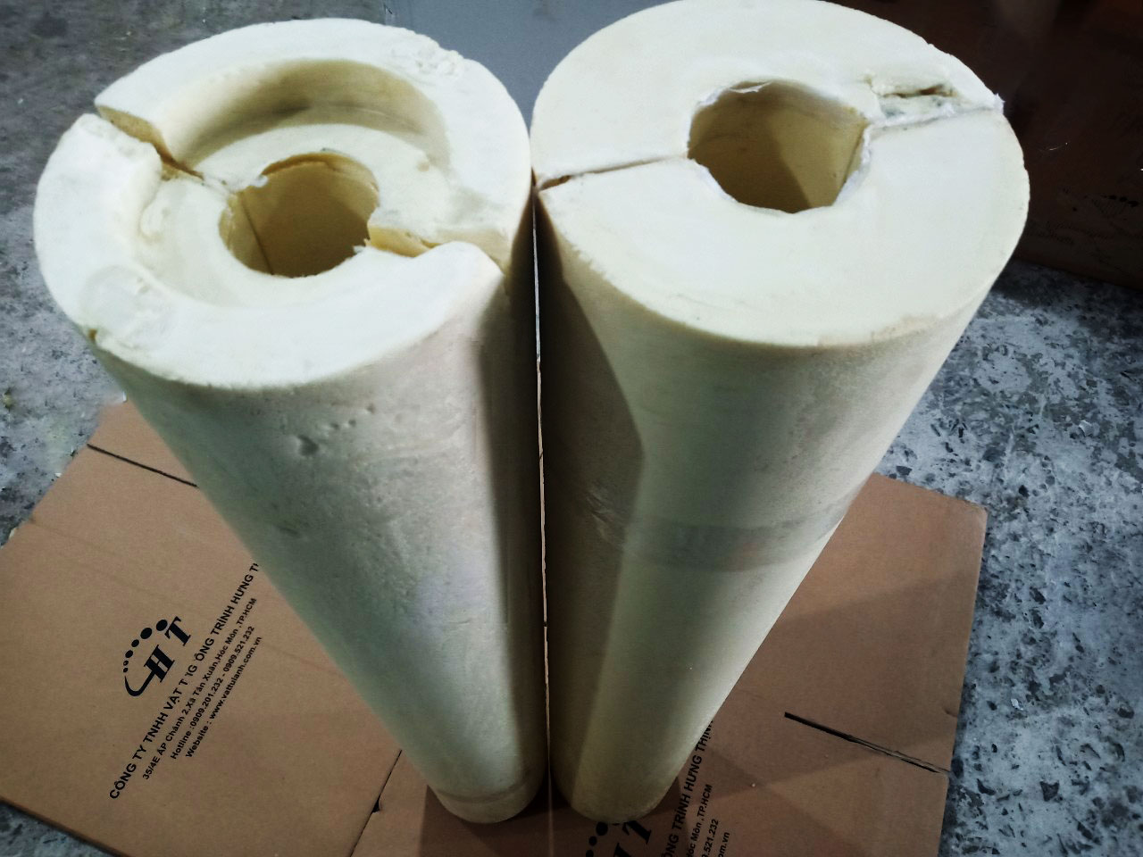 Foam-PU-ong-dinh-hinh-1